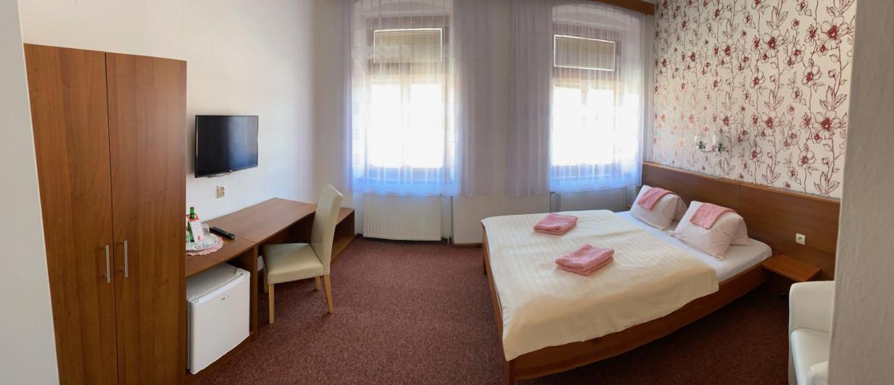 Pension Falko Cesky Krumlov Exterior photo